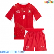 Camisa de time de futebol Suíça Remo Freuler #8 Replicas 1º Equipamento Infantil Mundo 2026 Manga Curta (+ Calças curtas)